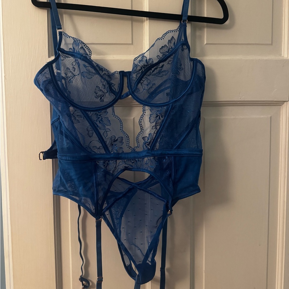 Chic Blue Lace Underwire Bodysuit